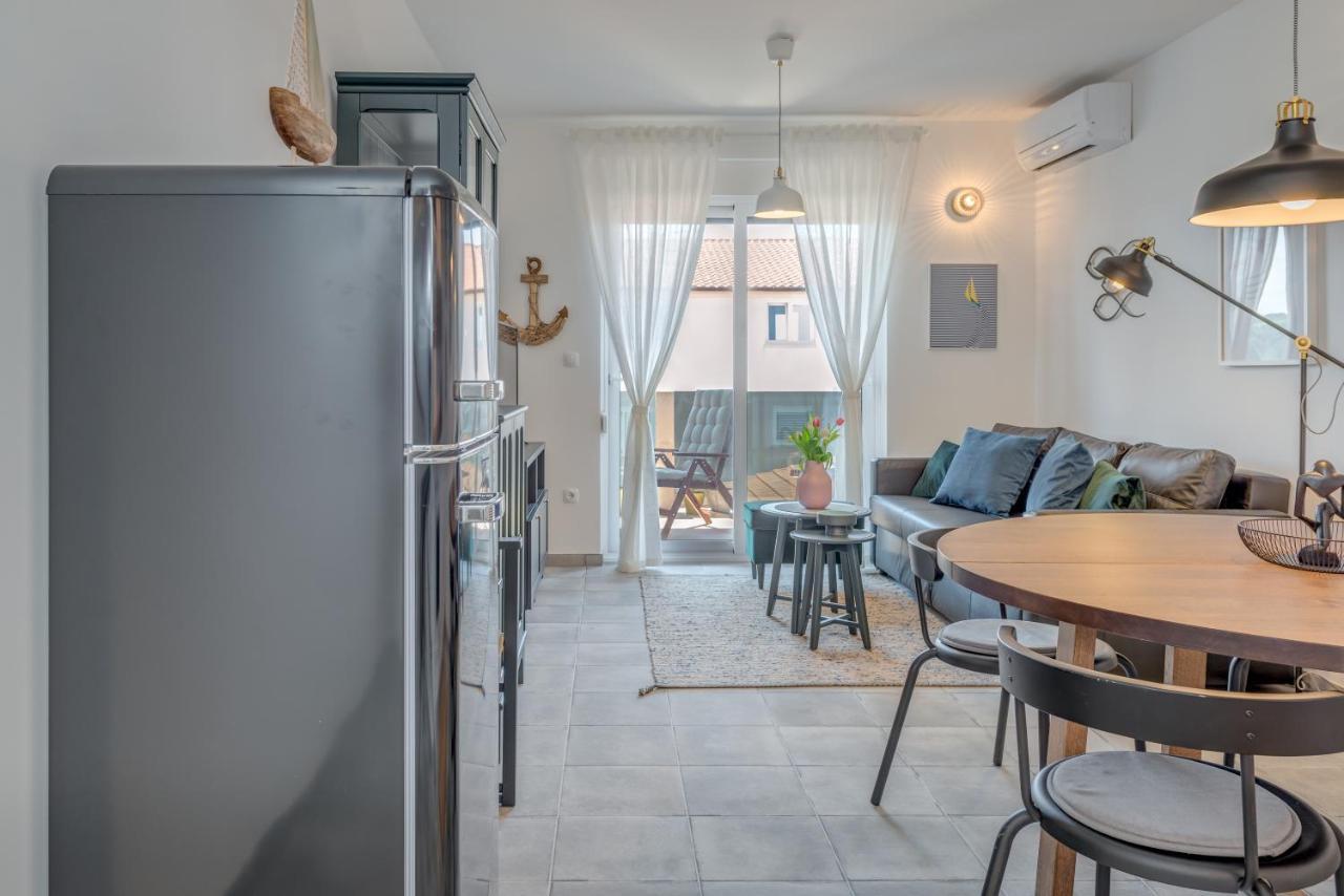 New And Chic Place Near Old Town Of Trogir Exterior foto