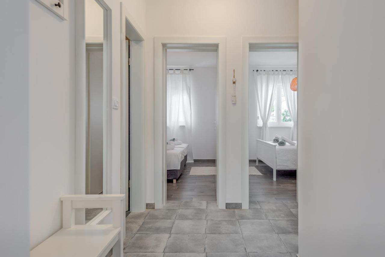 New And Chic Place Near Old Town Of Trogir Exterior foto