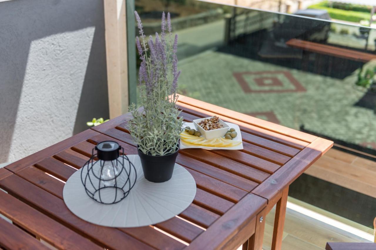 New And Chic Place Near Old Town Of Trogir Exterior foto