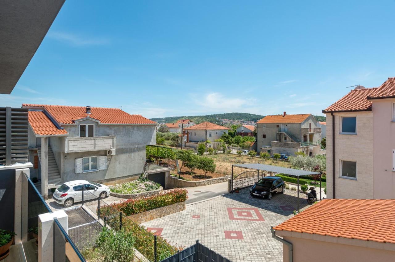 New And Chic Place Near Old Town Of Trogir Exterior foto