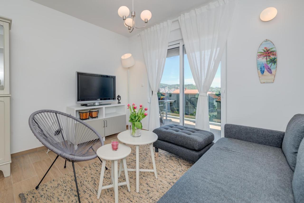 New And Chic Place Near Old Town Of Trogir Exterior foto
